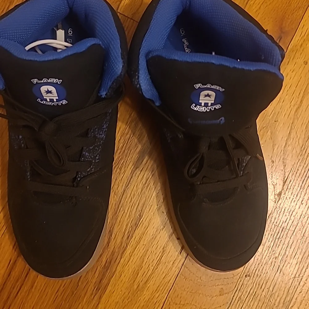 Flash Lights Boys Size 6 Shoes